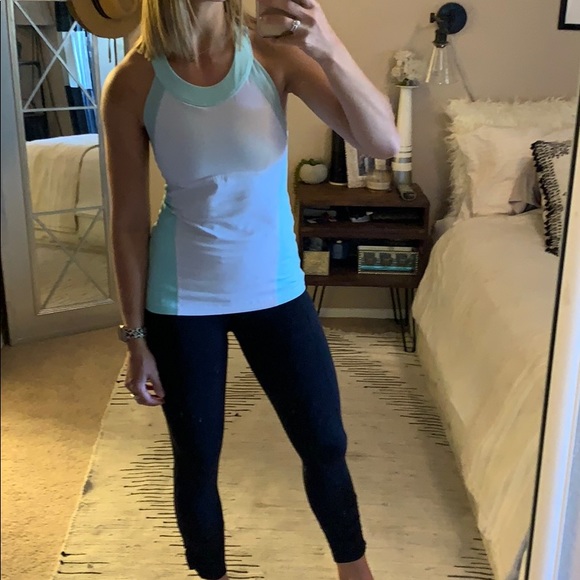 Lulu Lemon Tiffany Blue and White workout tank - Picture 2 of 3
